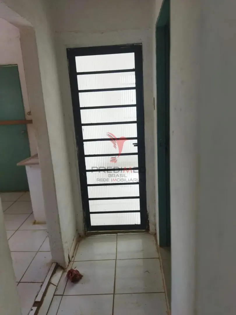 Imagem São 1.000 m2 de terreno com casa pequena