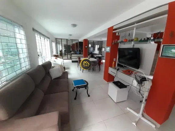 Imagem Sobrado com 3 Quartos à Venda, 280 m² em Centro - Guaratuba
