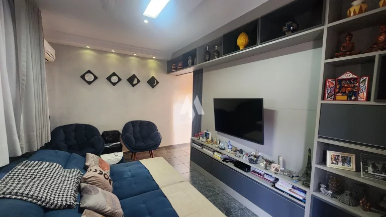 Imagem Oásis Urbano no Embaré: Sobrado Exclusivo com Piscina e Conforto Absoluto, 3 dormitórios, 1 suíte