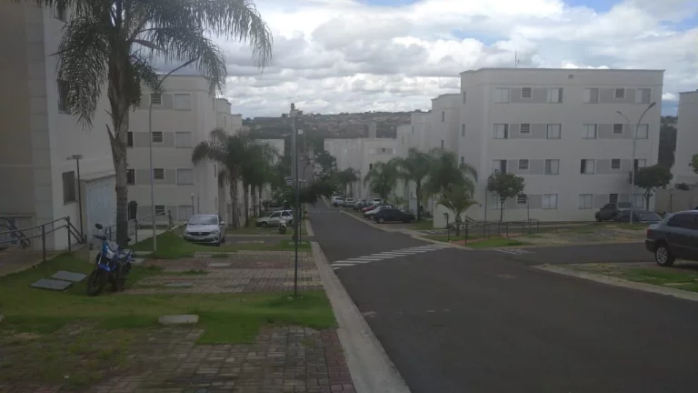 Imagem Apartamento Ótima Localização com 02 dormitórios, sala,, cozinha americana com armários, banhei...