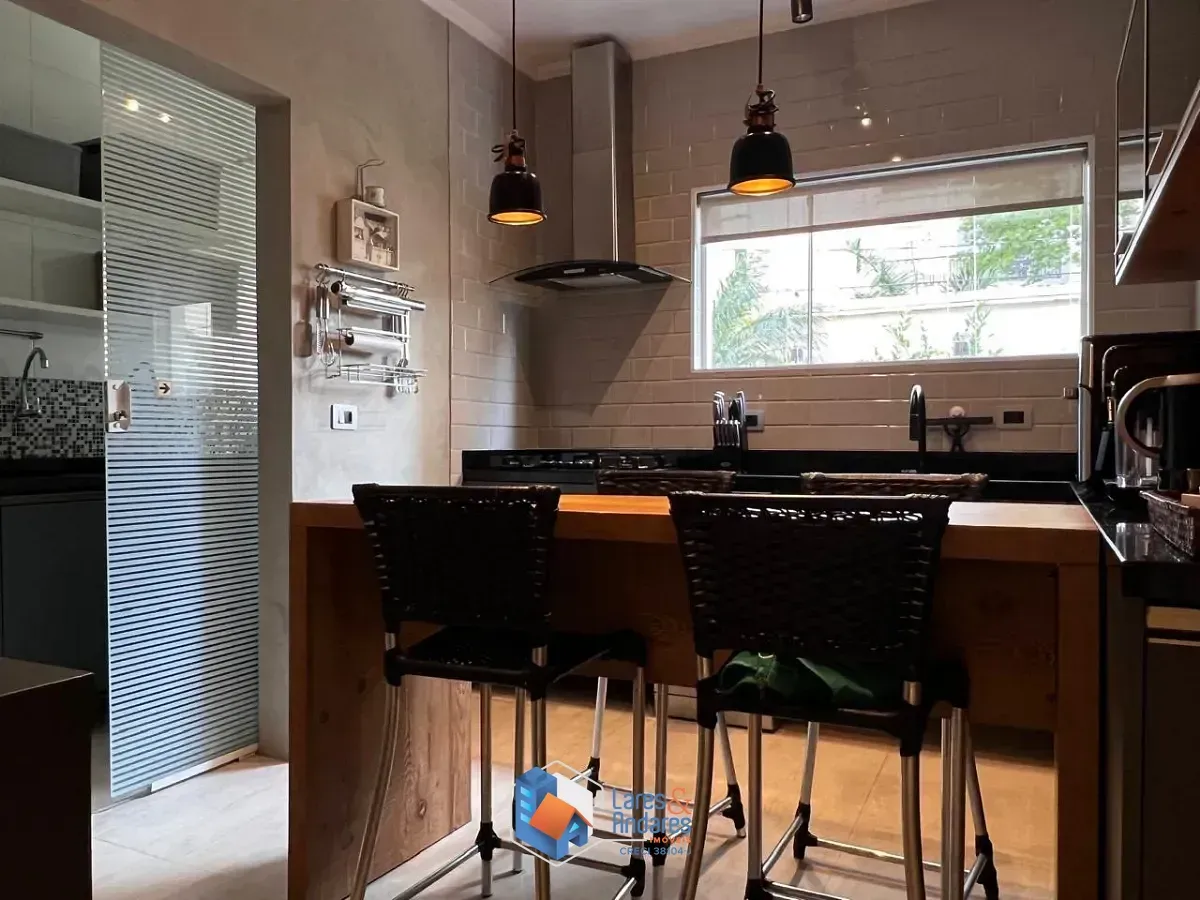 Imagem Casa em condomínio para venda em Jardim Londrina com 3 quartos, sendo 3 suítes, 229m²