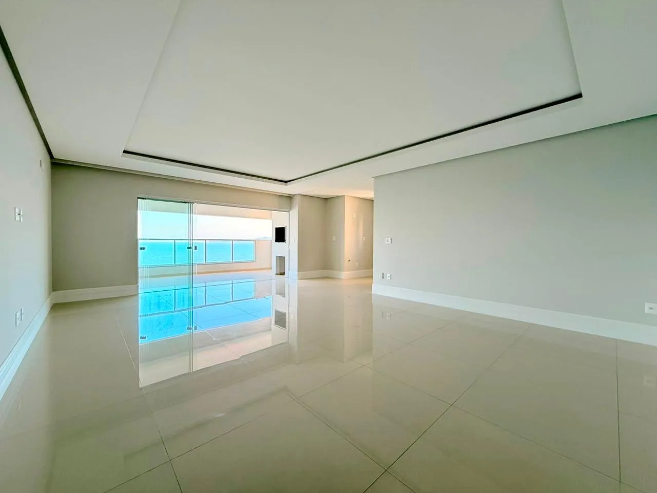 Imagem Apartamento com vista para o mar à venda com 182m2 por R$ 6.500.000,00