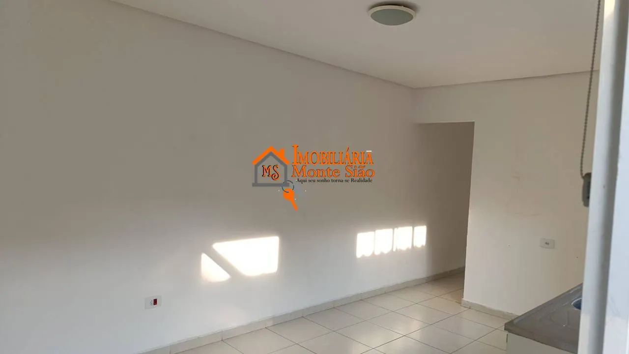 Imagem Casa com 1 dormitório para alugar, 50 m² por R$ 1.296,00/mês - Cidade Brasil - Guarulhos/SP
