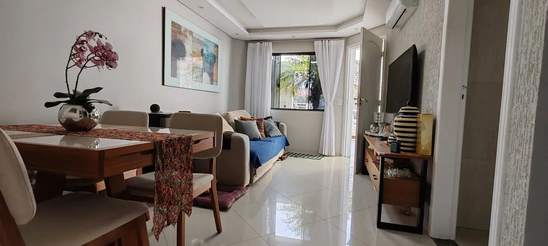Imagem Sobrado mobiliado à venda em Cascavel, Coqueiral - 110.18m², suíte mais dois quartos, Churrasqueira, Portão eletrônico