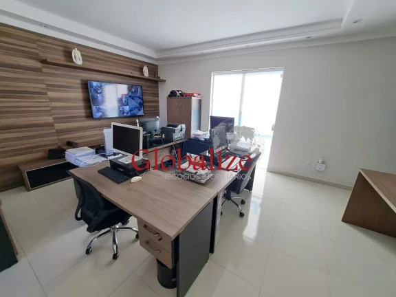 Imagem Casa triplex com 160m², 3 quartos, 1 suíte, churrasqueira e piscina por R$1.700.000,00 no Estuário em Santos