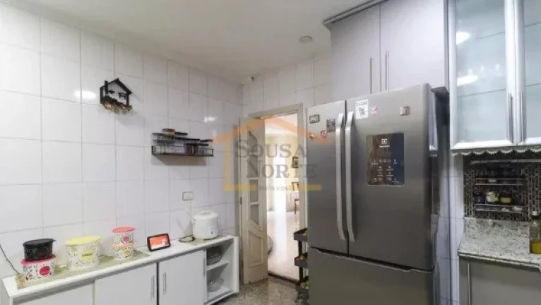 Imagem Sobrado mobiliado com 288 m² de área total. Possui 4 dormitórios, sendo 1 suíte, 3 banheiros. Am...