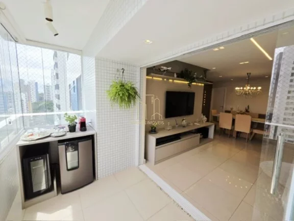 Imagem Amplo apartamento decorado com quatro quartos varanda a venda no cidade jardim