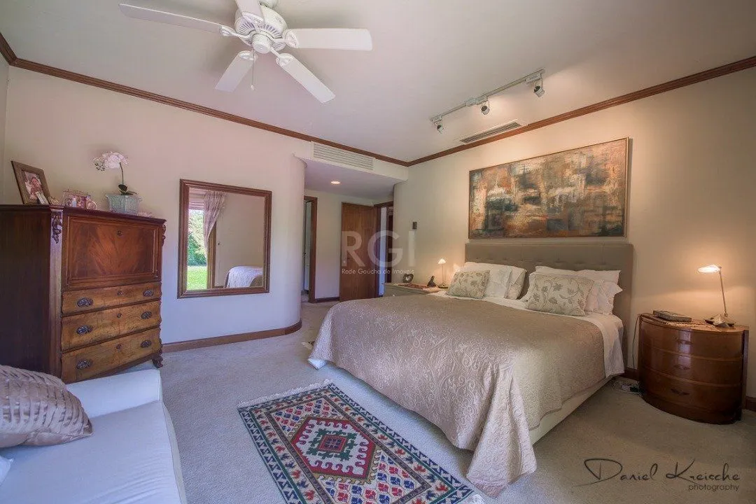 Imagem Casa para Venda - 418m², 5 dormitórios, sendo 1 suites, 6 vagas - Tristeza