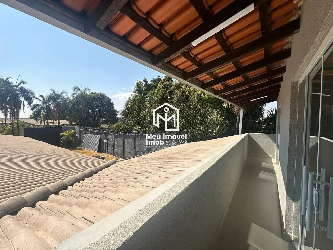 Imagem Casa Condomínio 4 quartos 3 suítes 4 Vagas 300M² Arniqueiras