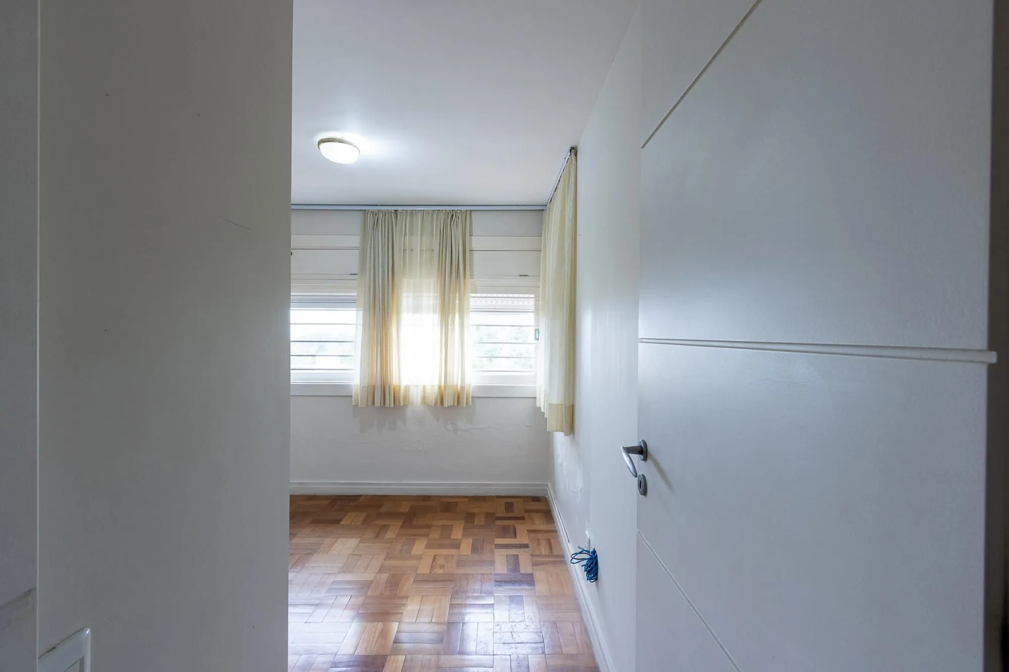 Imagem Casa com 4 dormitórios à venda, Jardim Isabel, Porto Alegre