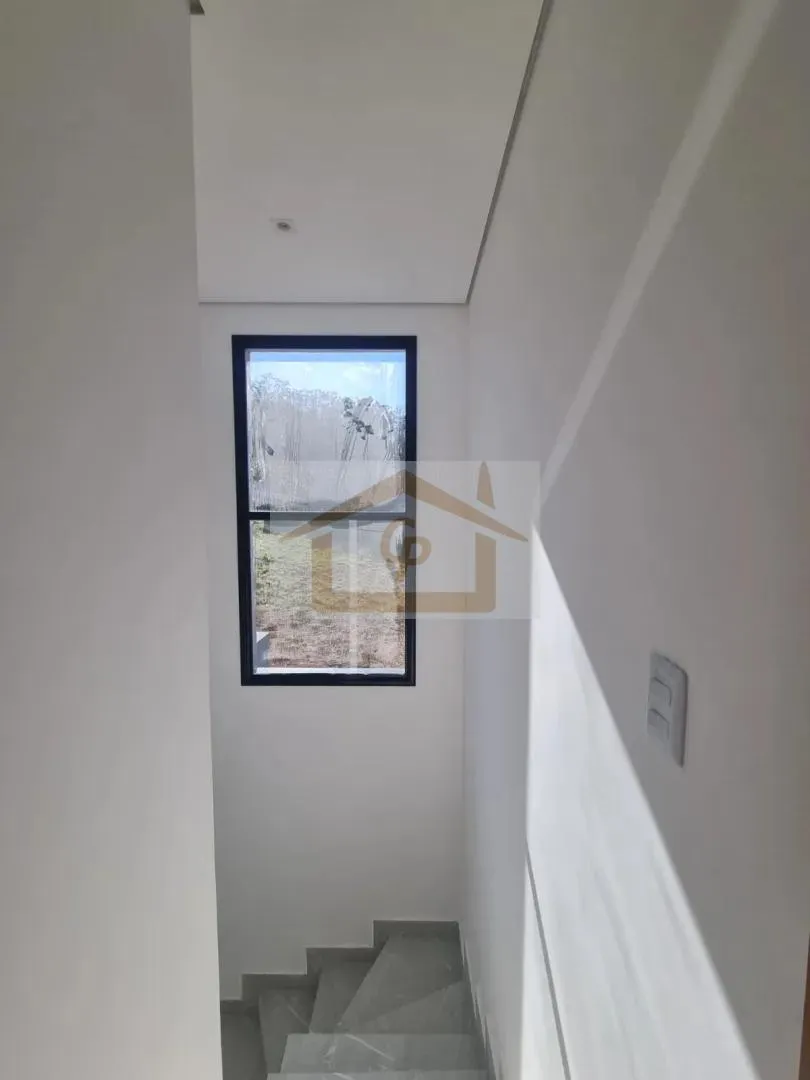 Imagem Casa com 3 quartos (um suíte), 3 vagas. Novidade na Granja Viana!