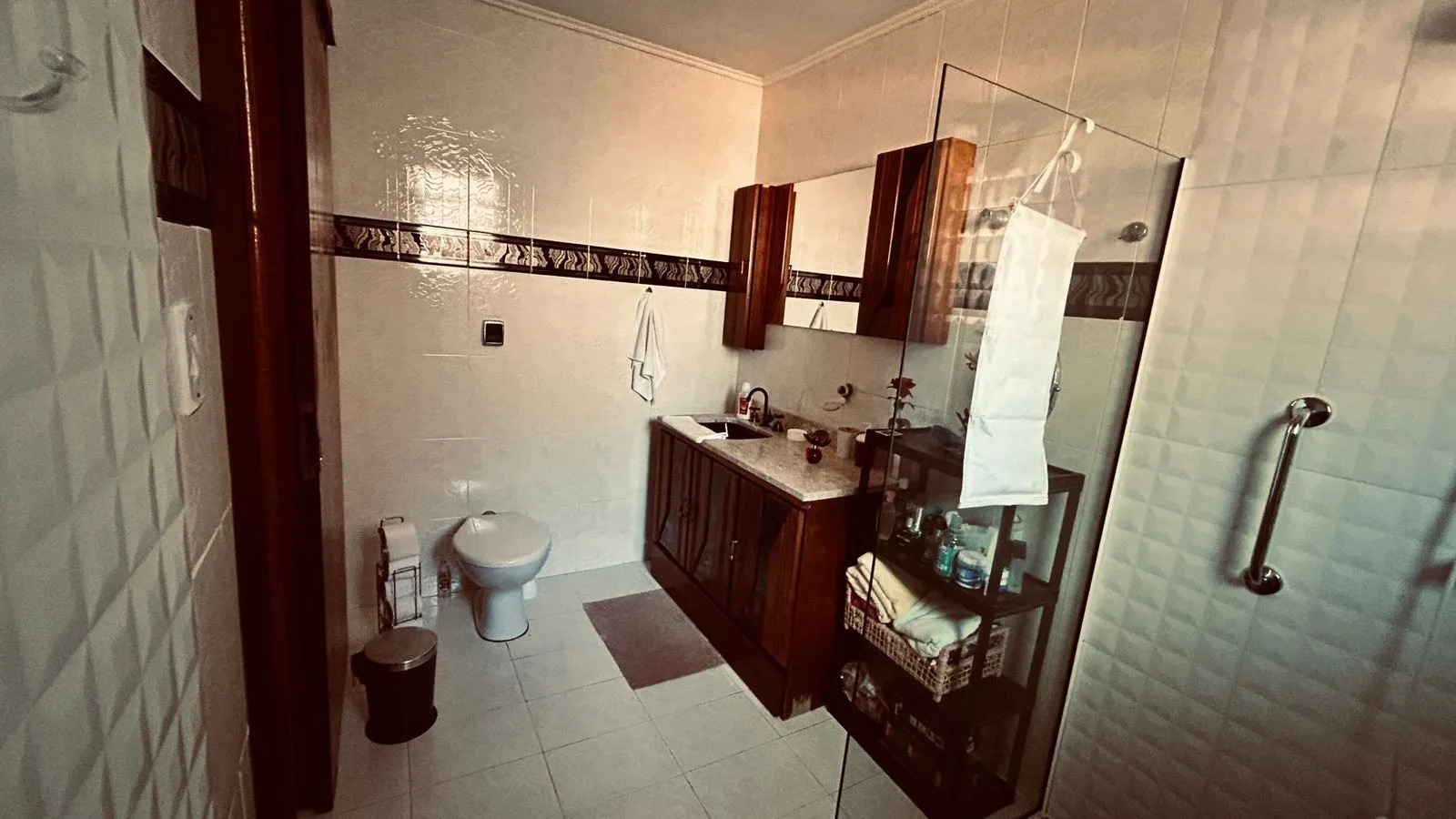 Imagem Casa com 2 dormitórios e edícula nos fundos no Bairro Nonoai
