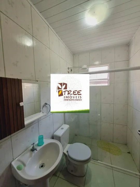 Imagem VENDA DE CASAS TÉRREAS NA VILA ORLANDA, EM SANTA ISABEL/SP, 500m² com quarto, banheiro, sala de estar, cozinha americana e fogão a lenha. CONSULTE-NOS