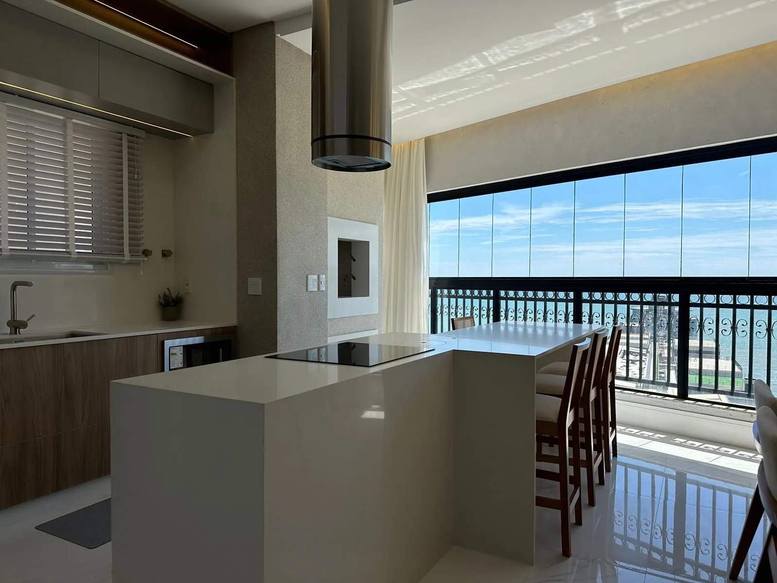 Imagem Apartamento com vista para o mar à venda com 140m2 por R$ 6.800.000,00