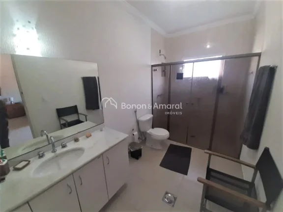 Imagem Casa completa, pronta para morar, com ótimo acabamento em condomínio valorizado de Sousas.

Com do...