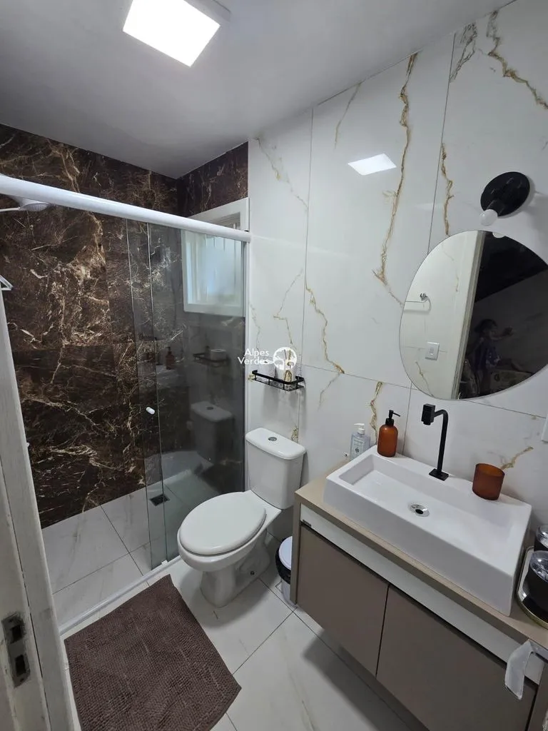 Imagem VENDE-SE APARTAMENTO DUPLEX MOBILIADO, NO CENTRO DA CIDADE DE CANELA.