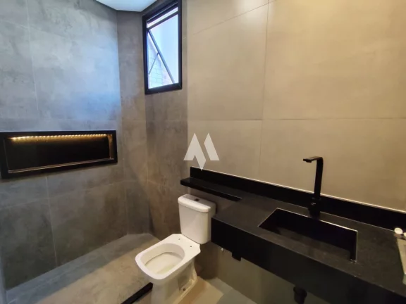 Imagem Casa sobreposta alta à venda com 4 suítes e piscina no bairro do Boqueirão em Santos/SP