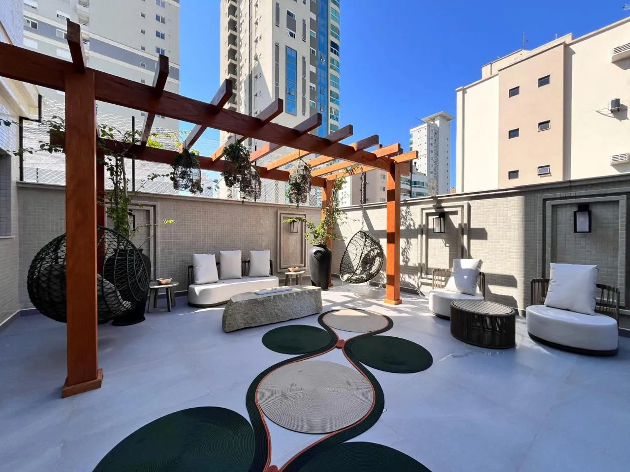 Imagem Apartamento com vista para o mar à venda com 135m2 por R$ 2.550.000,00