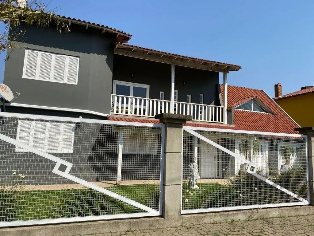 Imagem casa sobrado 4 dormitórios, 3 vagas de garagem, Bairro Itacolomi