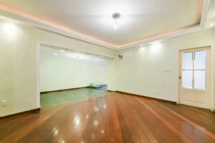 Imagem Casa térrea com piscina, jardim e 3 dormitórios Jardim Botanico