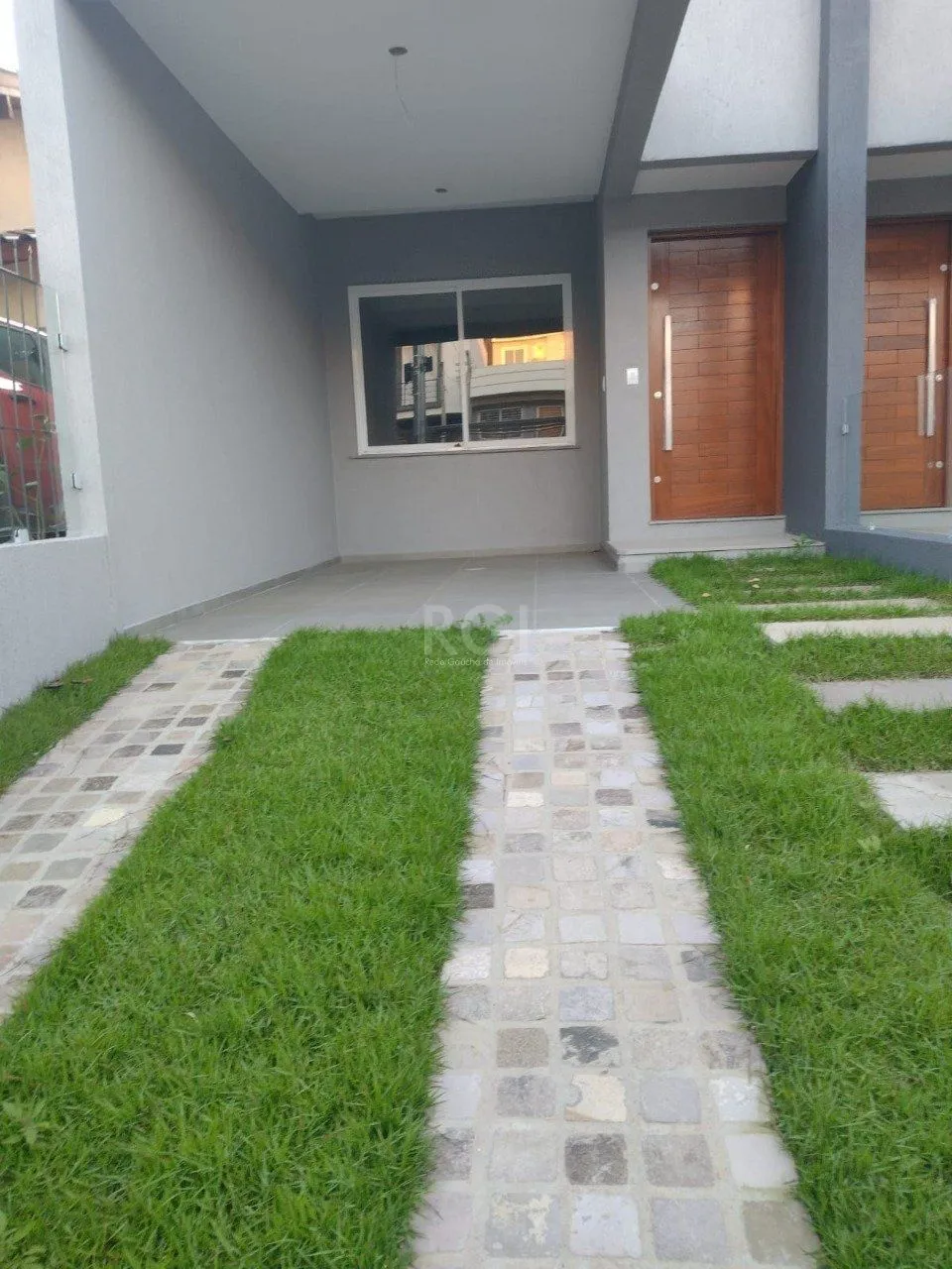 Imagem Casa 3 dormitórios, sendo 1 suites, 2 vagas - Guarujá, Porto Alegre RS
