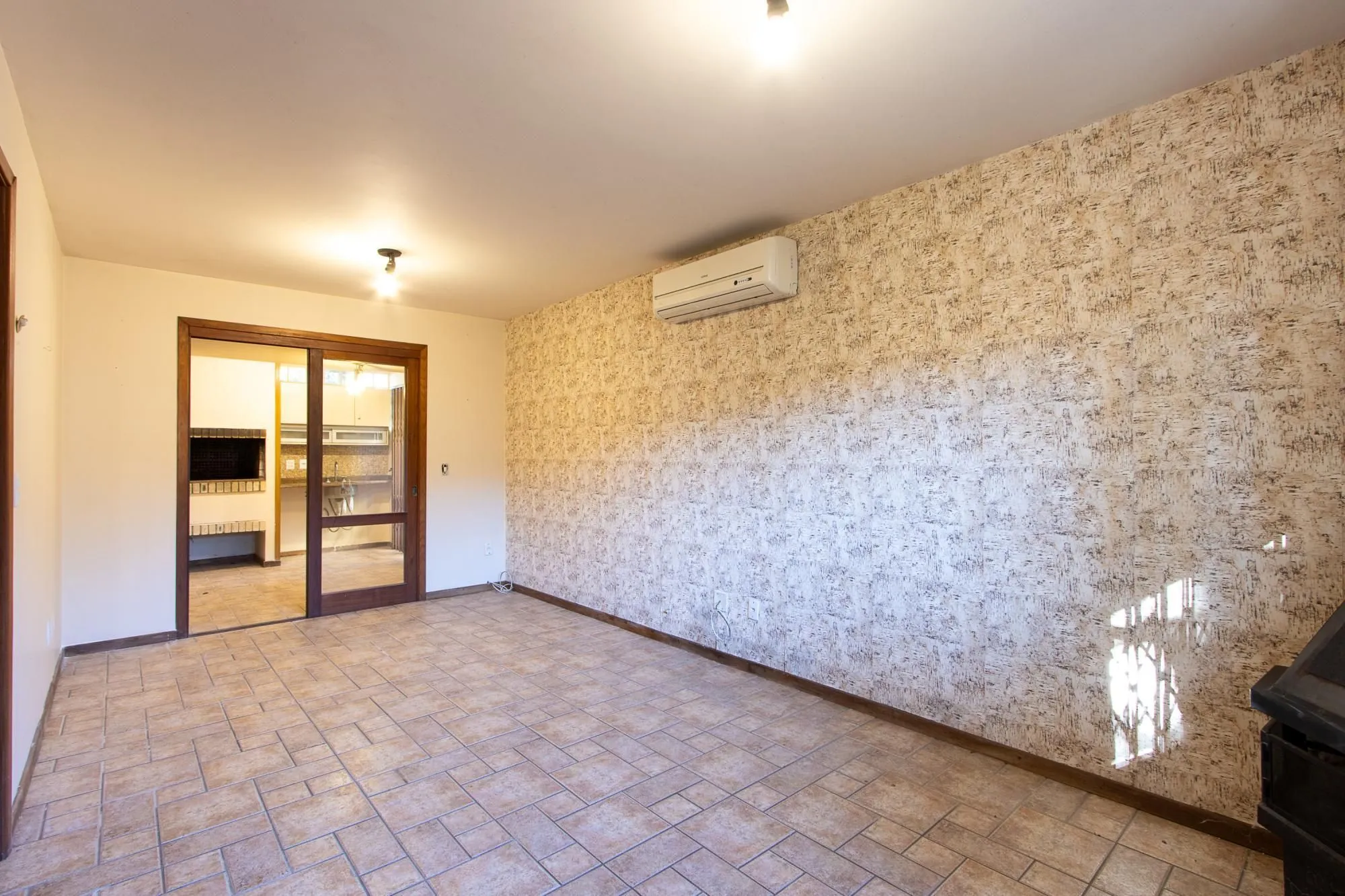 Imagem Casa 3 dormitórios, 1 suíte, 2 vagas - Bairro Camaquã