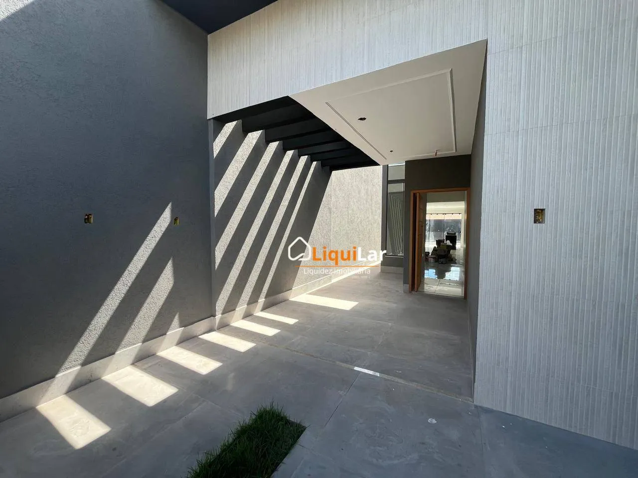 Imagem : Casa Nova à Venda na Vila Carlota com 2 Suítes e Piscina
