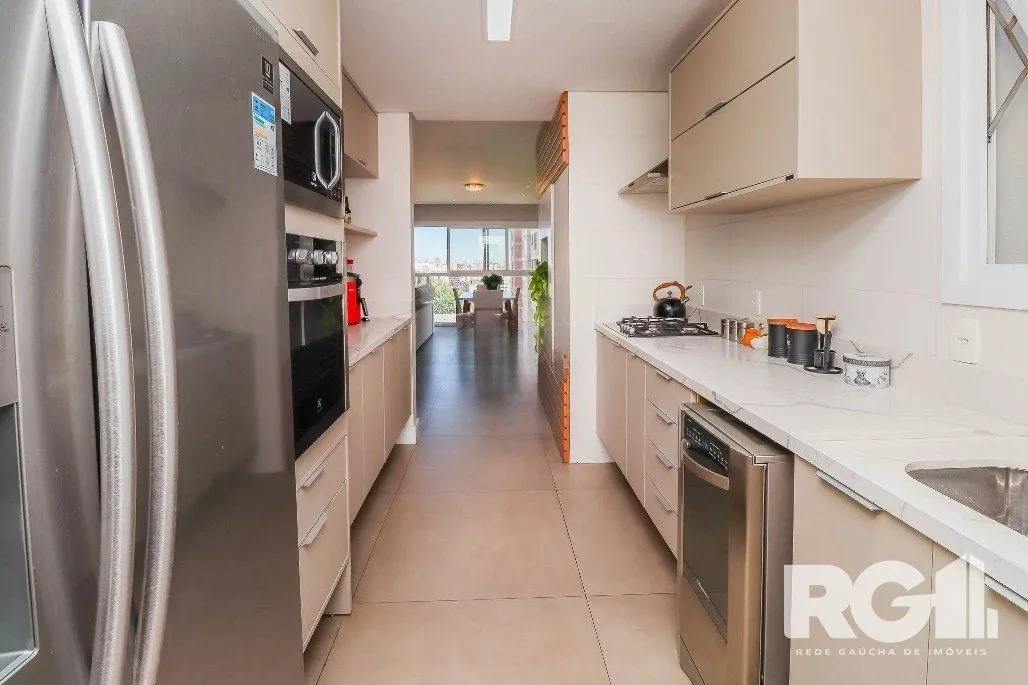 Imagem Apartamento com 3 Dormitórios, Suíte e Vaga Dupla - Andar Alto