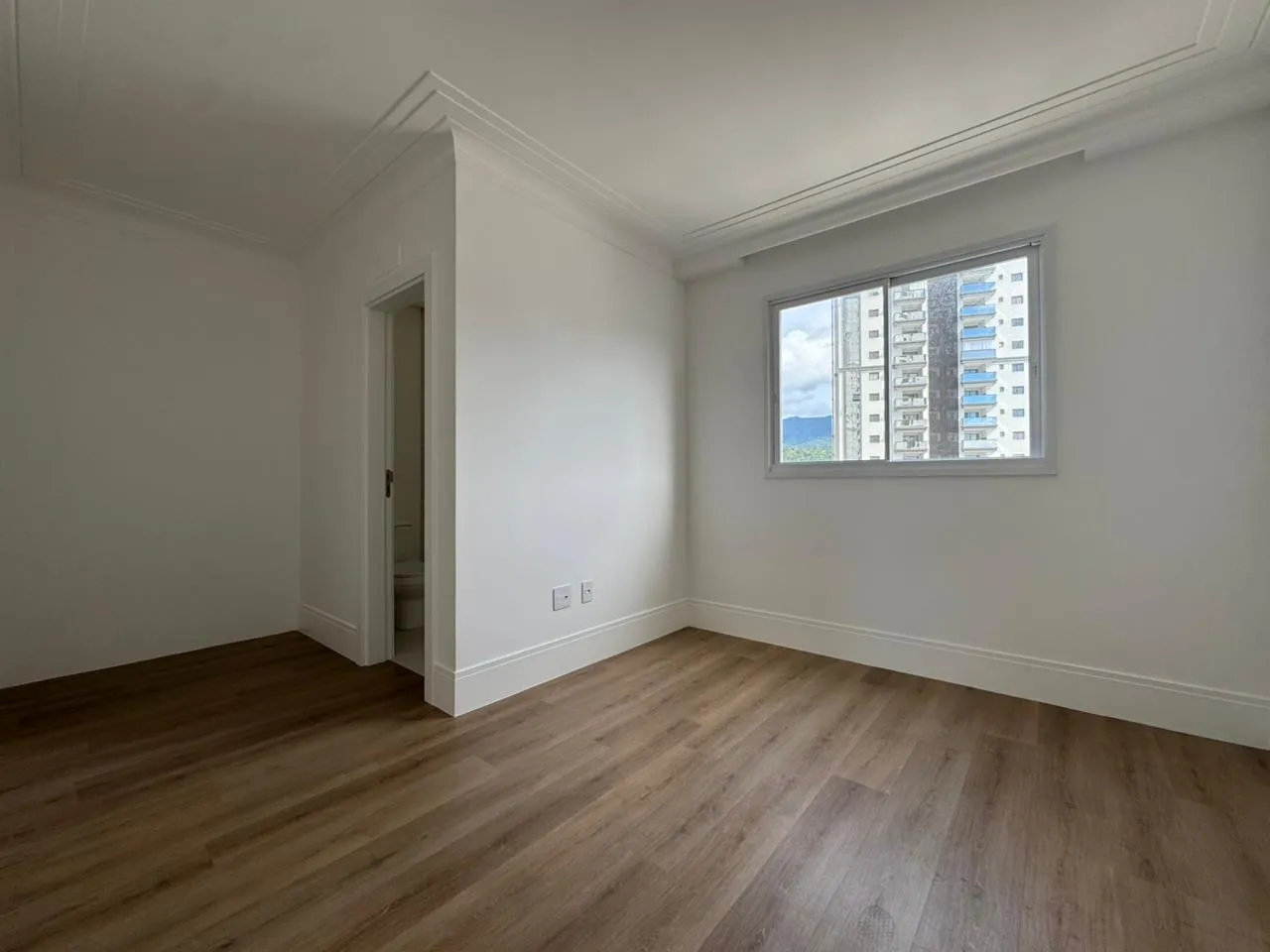 Imagem Apartamento com vista para o mar à venda com 142m2 por R$ 3.250.000,00
