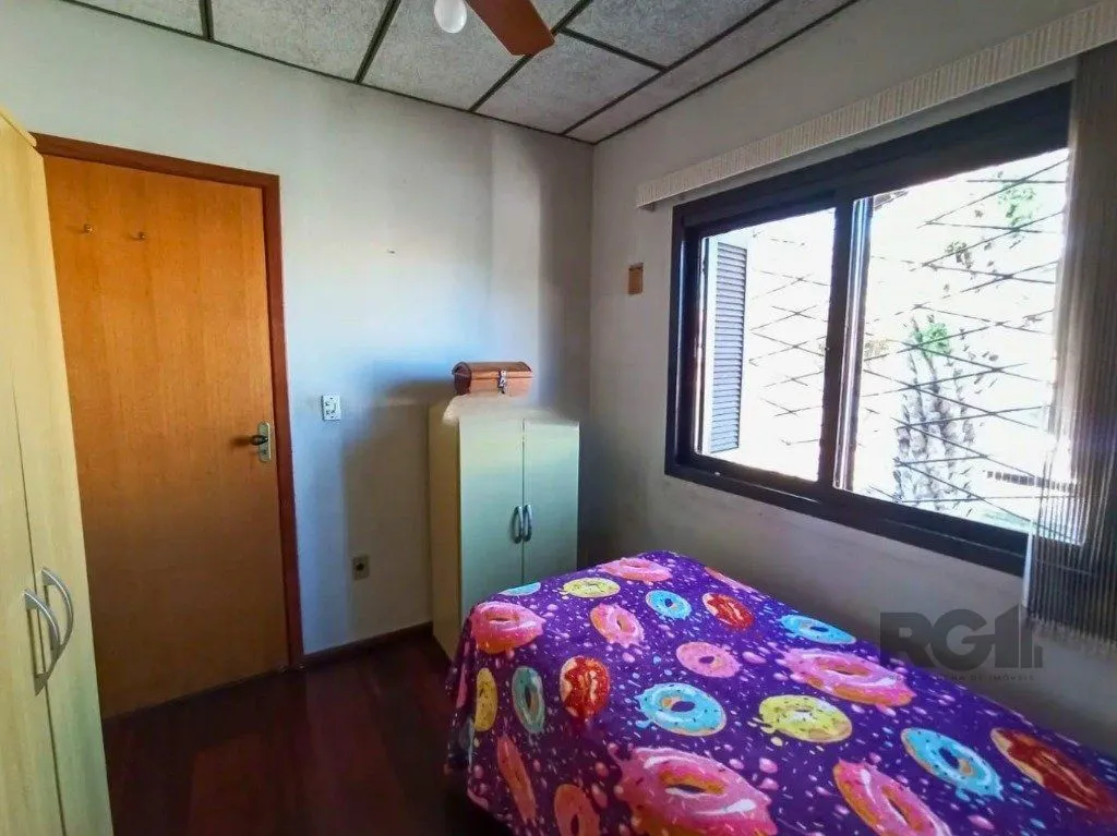 Imagem Casa com 3 quartos espaçosos, 2 banheiros bem distribuídos e 2 vagas de garagem