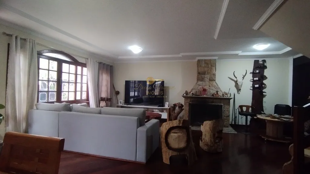 Imagem Casa em Condomínio para Venda em Teresópolis / RJ no bairro Alto