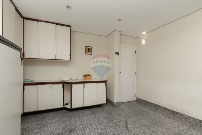 Imagem Casa bem localizada com 4 dormitórios 2 suíte 7 vagas 382m2