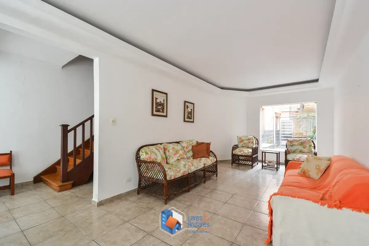 Foto do imóvel Casa de vila para venda em Cambuci com 3 quartos, sendo 3 suítes, 200m² em Rua Gennaro Ferrante