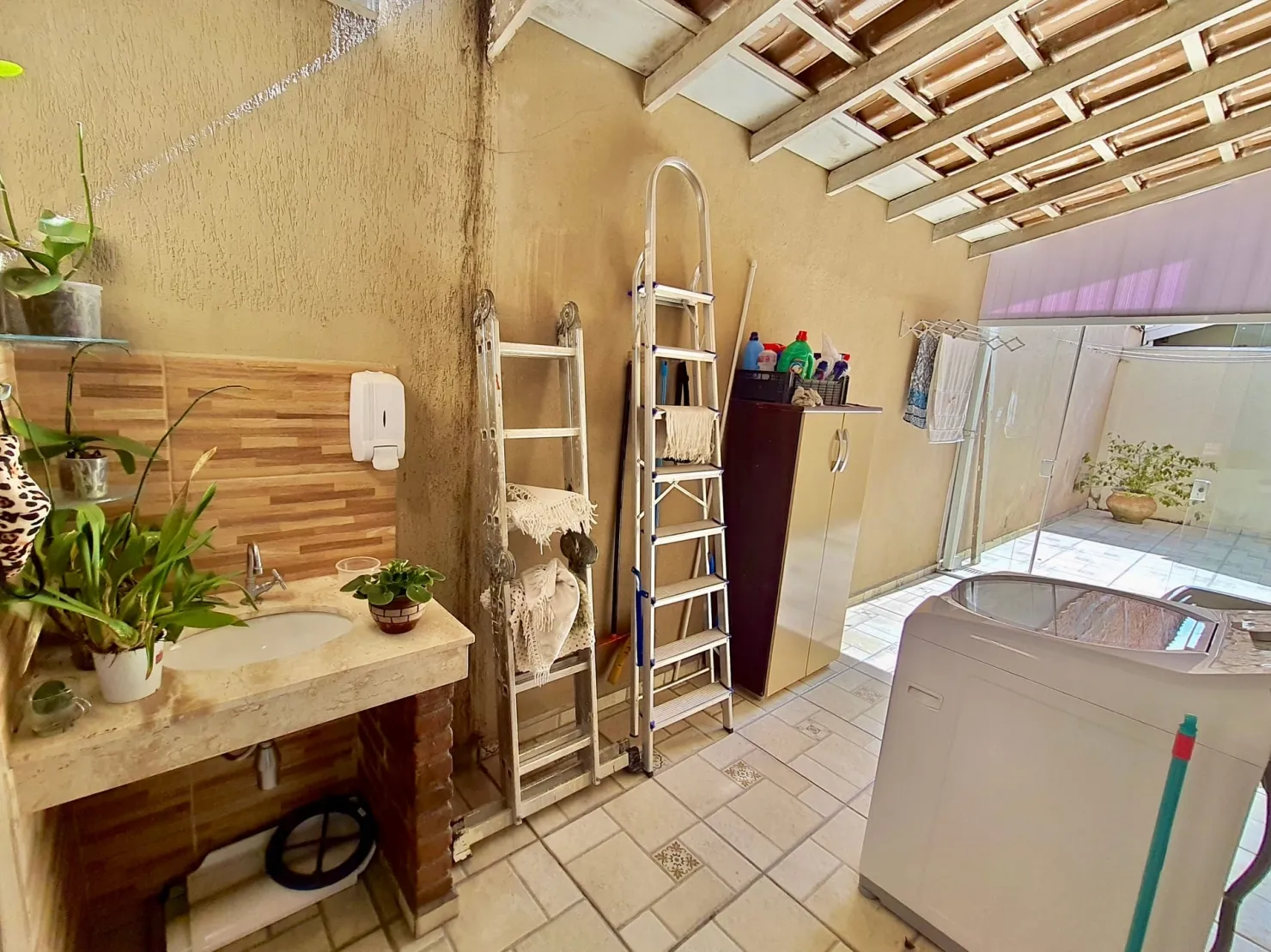 Imagem Casa à venda 3 Quartos, 1 Suite, 150M², Jardim Santa Cecília, Pindamonhangaba - SP