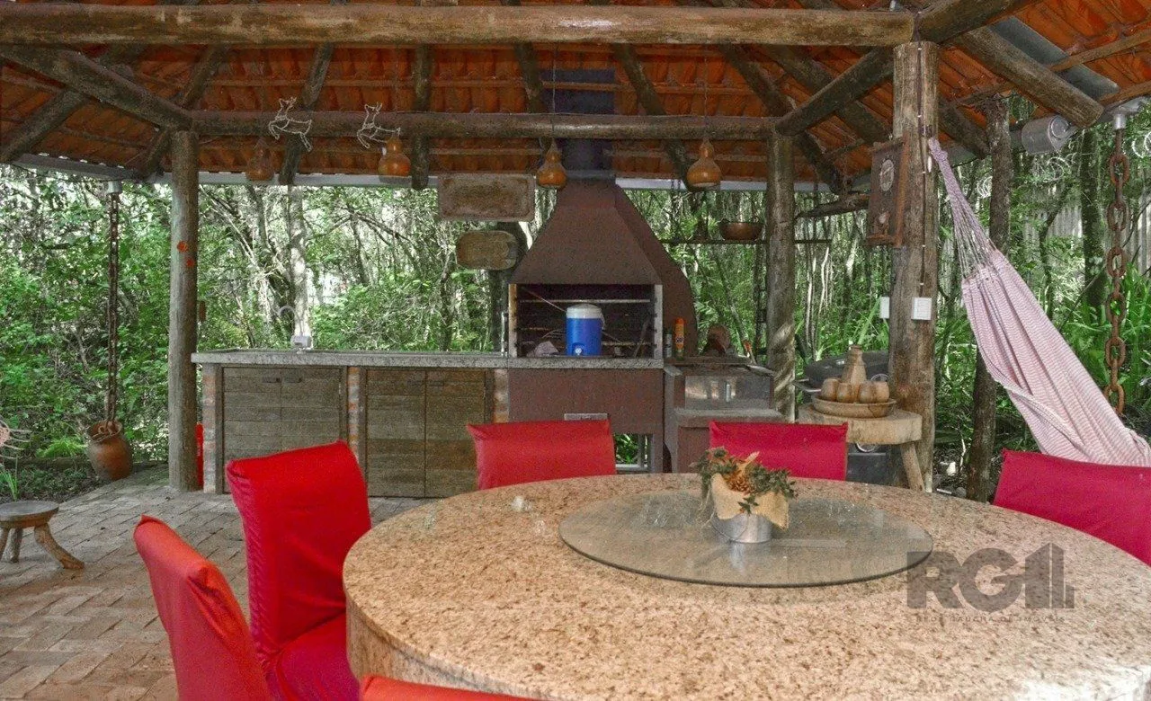 Imagem Casa de Condomínio em Elsa