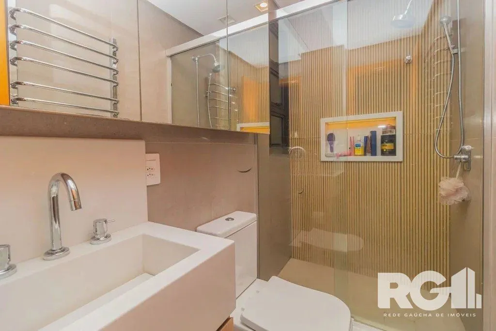Imagem Apartamento com 94m², 3 quartos, 1 suíte, 2 vagas, no bairro Cristo Redentor em Porto Alegre..