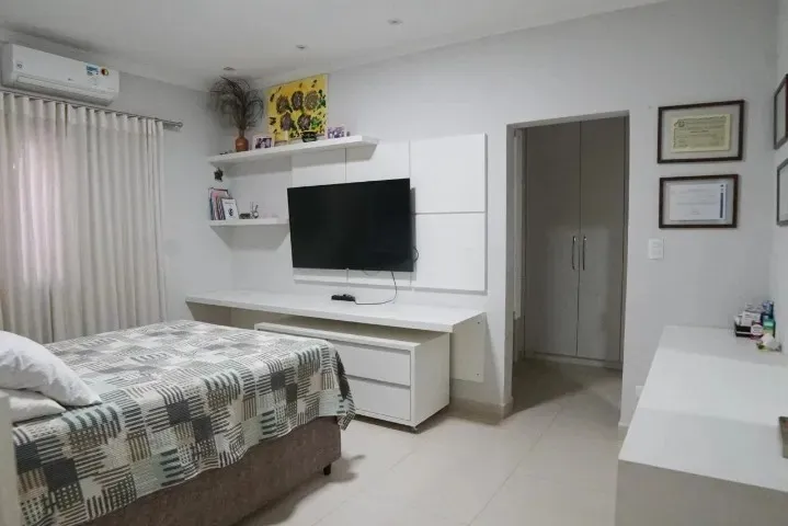 Imagem Casa de Alto Padrão à Venda no Condomínio Palmeiras Imperiais ? 3 Suítes, Piscina Aquecida e Área Gourmet