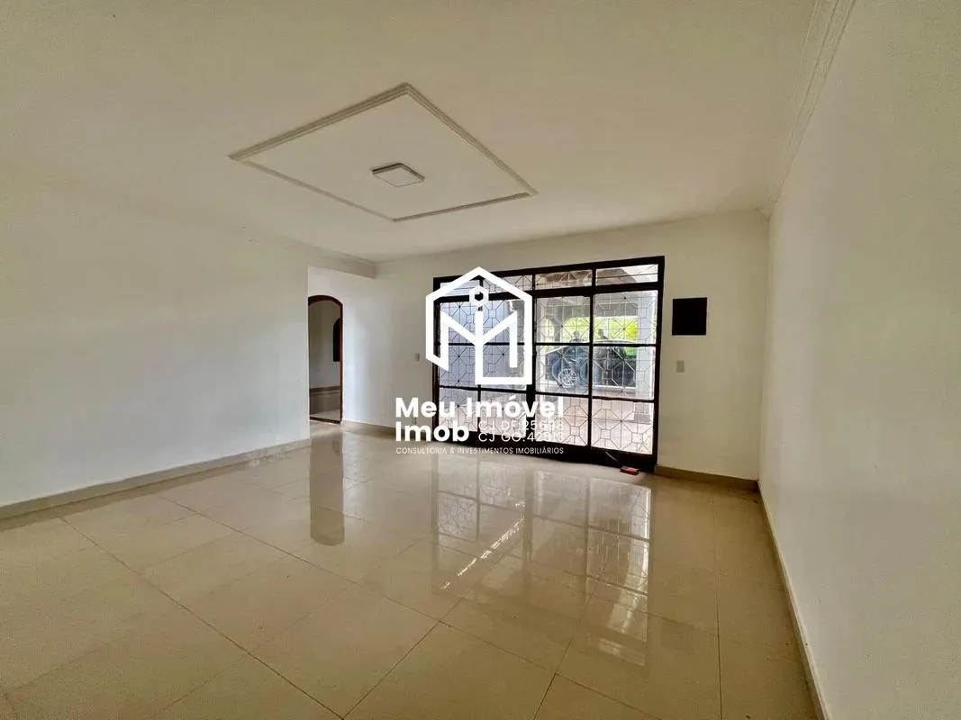 Imagem Casa 4 Quartos 2 Suítes 20 Vagas 3.718m²