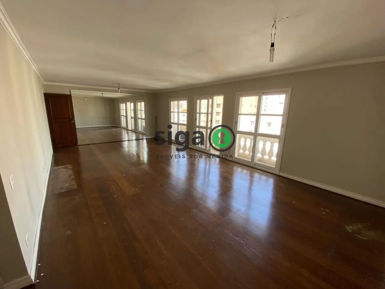 Imagem Apartamento no Jardim Paulista com 167m², 4 quartos, 1 suíte, 2 vagas.
