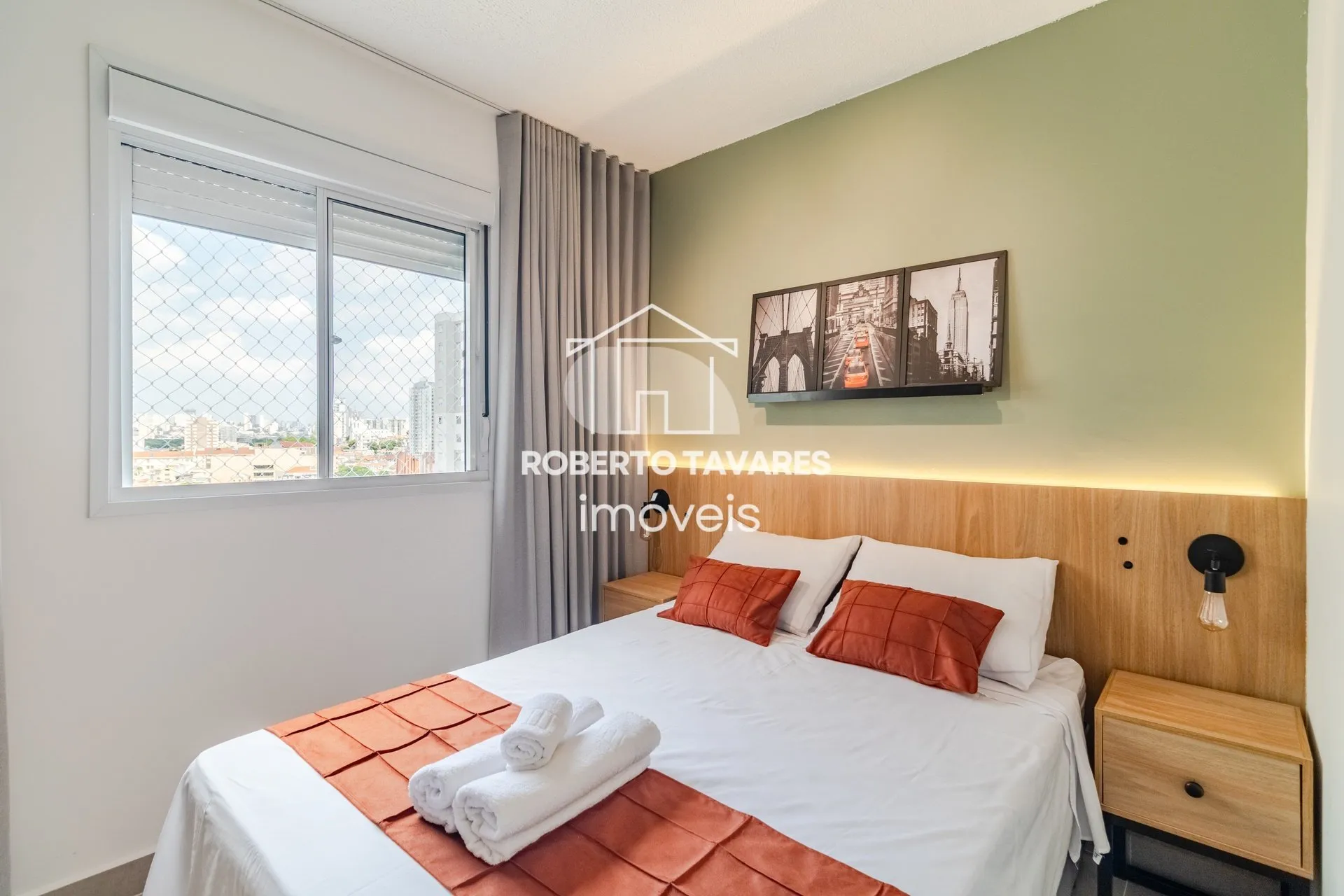 Imagem Apartamento totalmente mobiliado. VENDA DE PORTEIRA FECHADA - O imóvel conta com 2 quartos, sendo 1 suíte, além de uma vaga de garagem.