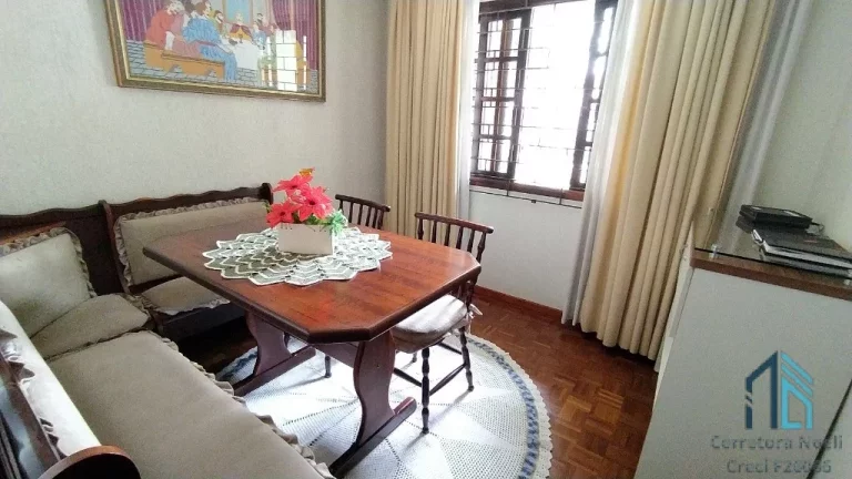 Imagem (PERMUTA) Casa a venda c/ático, ótima localização, 06 quartos c/suíte 8 vagas no Hauer em Curitiba PR