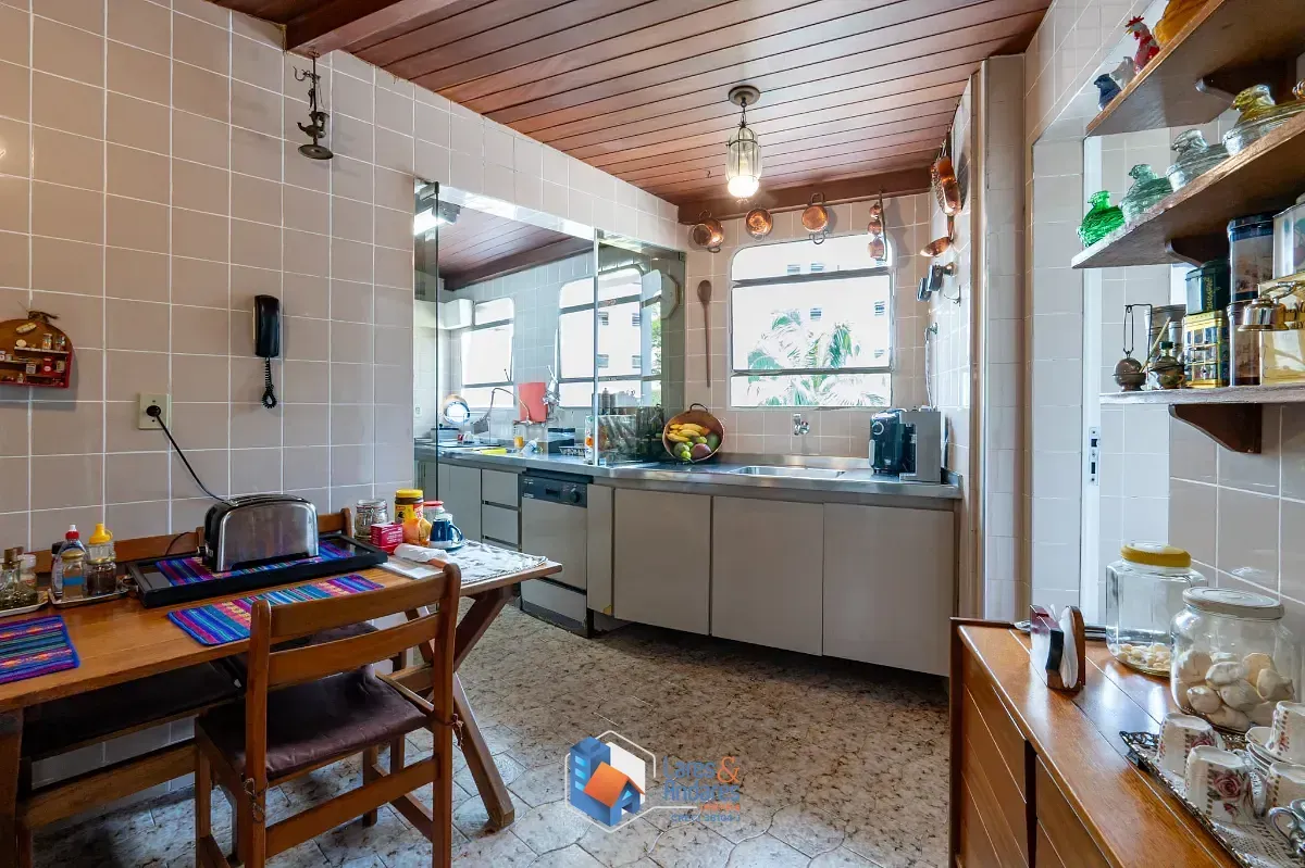 Imagem Apartamento para venda em Santo Amaro com 4 quartos, sendo 2 suítes, 240m²