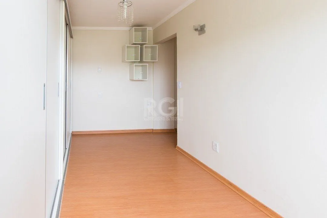 Imagem Apartamento de 2 dormitórios e 1 vaga de garagem no bairro Cristal.
