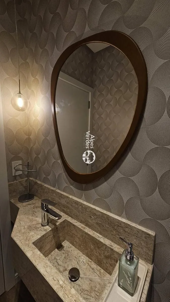 Imagem Vende-se apto próx ao Centro de Gramado-2 Quartos- R$ 1.700.000,00