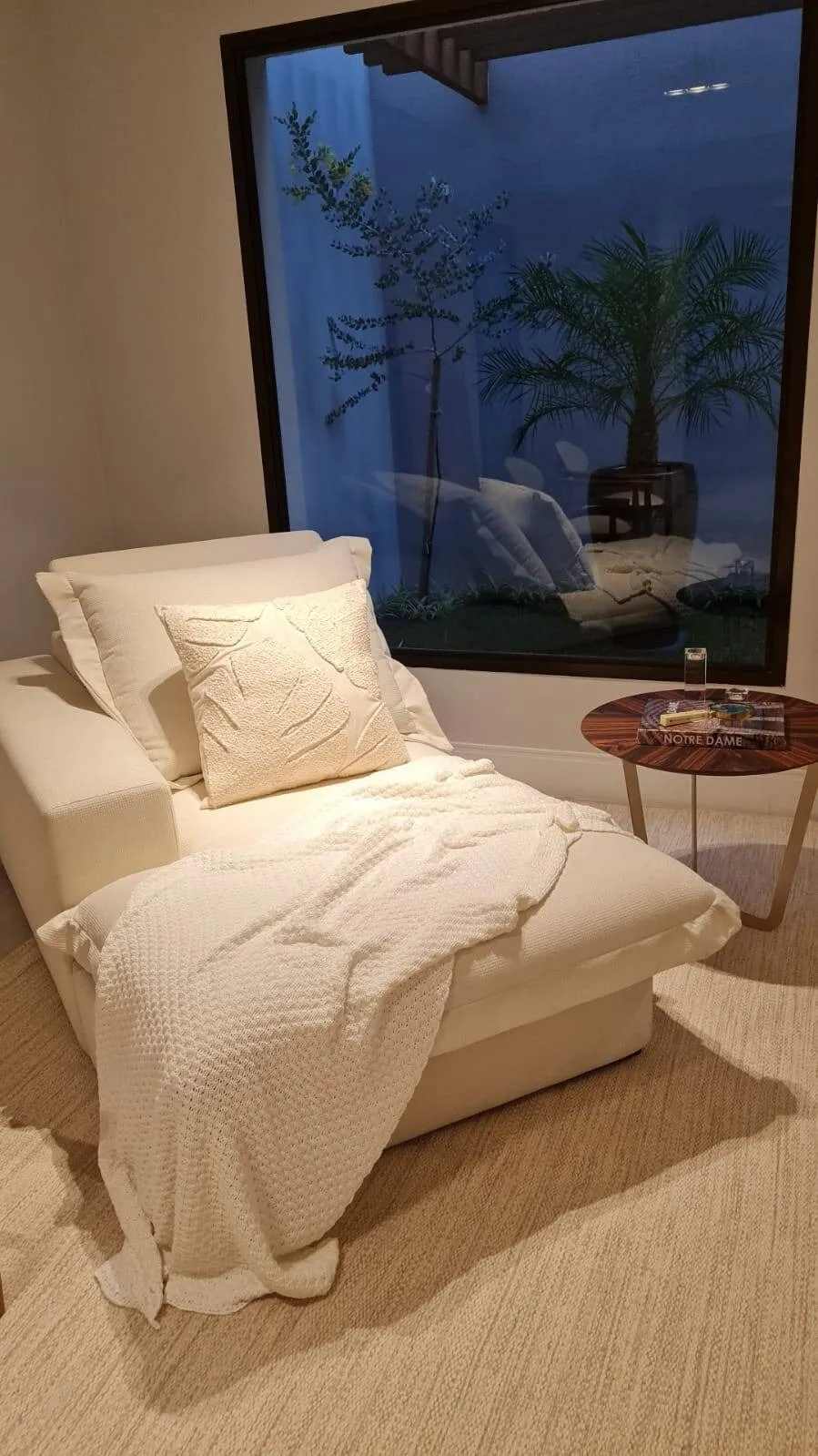 Imagem Casa Sobrado de 400m² de Área Construída Localizada no Alphaville Residencial 2!