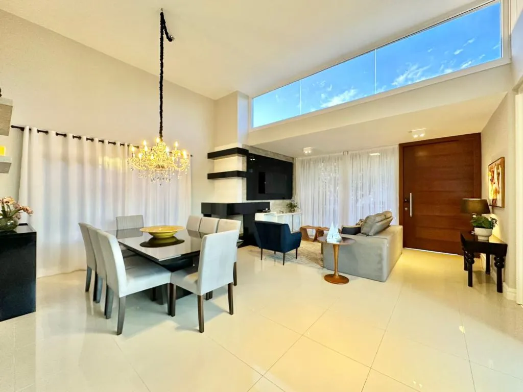 Imagem Casa em Condominio 4 Dormitórios - Bairro Centro