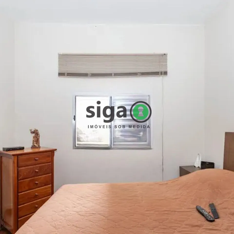 Imagem Casa na Vila Mariana com varanda e localização estratégica perto do metrô.