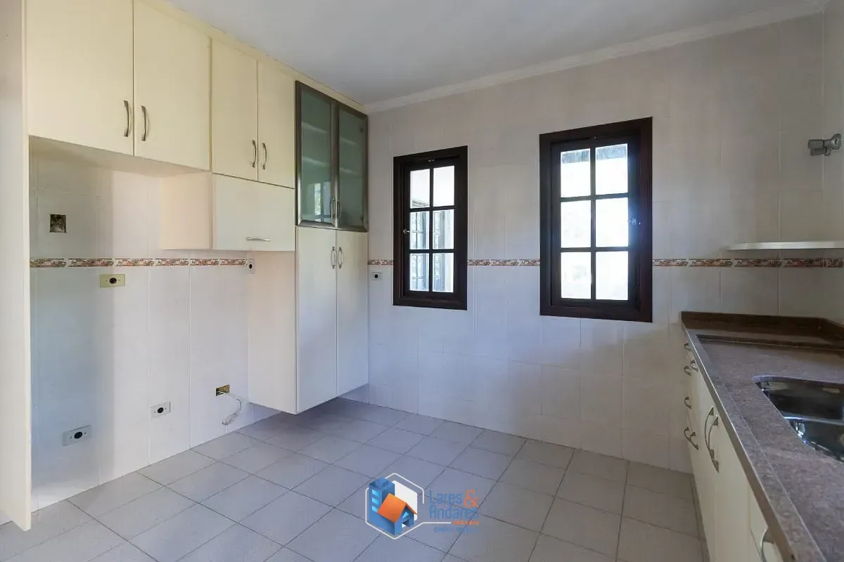 Imagem Casa comercial para venda em Guarapiranga, 450m²