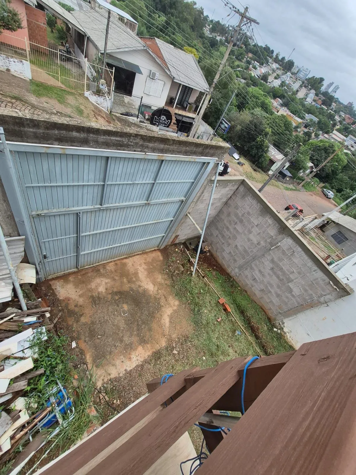 Imagem Belíssima casa de 2 dormitórios com um amplo pátio na cidade de Passo Fundo