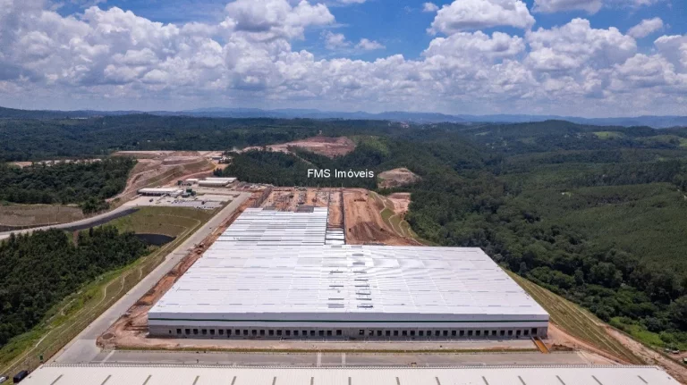 Imagem Galpão Comercial de Alto Padrão para Locação em Franco da Rocha-SP - Glebas: 10 Banheiros, 20 Vagas, 11.269,53m² de Área